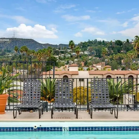 Hollywood Apartments Mario & No Themed With Pool Free Parking And Wifi-3